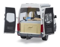 Bruder Mercedes-Benz Sprinter Camping mit Fahrer